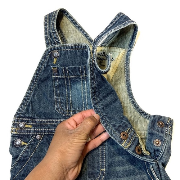(SOLD) Oshkosh B’gosh Baby Boy Distressed Shortall - Picture 4 of 6